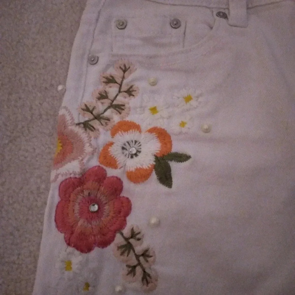 indigo rein white jean shorts-size 3 EUC - Picture 2 of 5